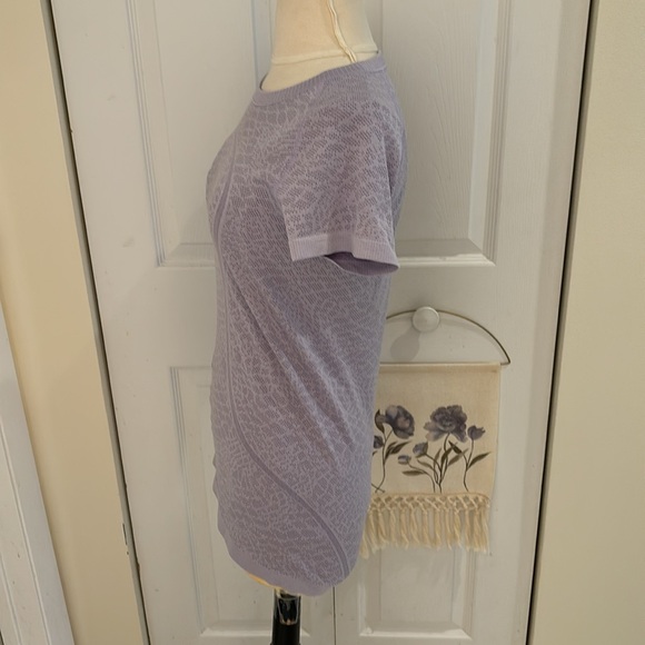 Lululemon Swiftly Tech Short Sleeve in size 8 - Picture 6 of 14